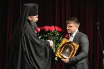 Архиепископ Майкопский и Адыгейский Тихон поздравил ансамбль «Казачата» с 30-летием